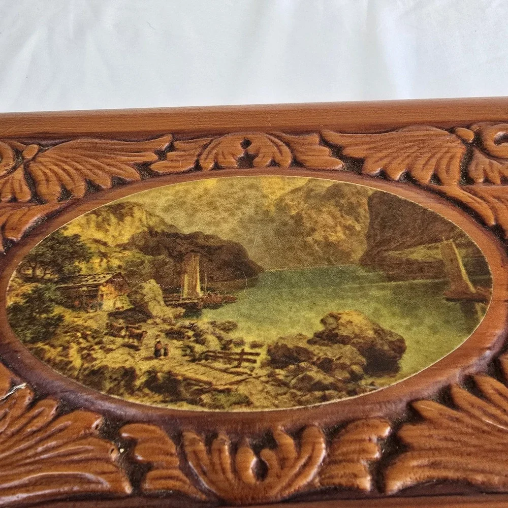VTG Handcarved Cedar Box Finger-Jointed With Mirror Mountain and Water Landscape